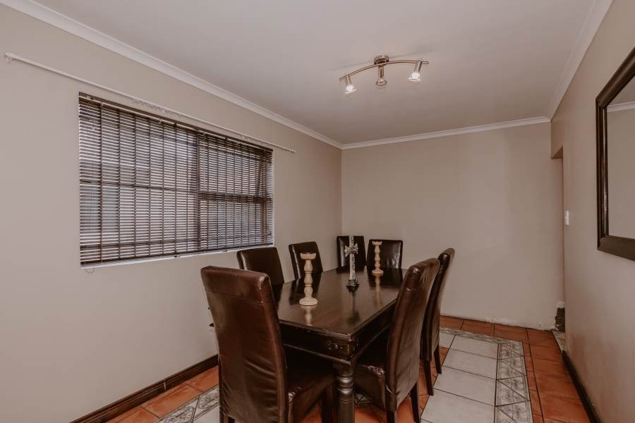 4 Bedroom Property for Sale in St Dumas Western Cape